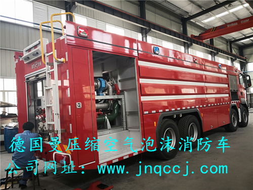 東風消防灑水車價格昂貴的斯太爾10噸泡沫消防車解析
