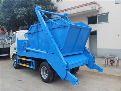 東風(fēng)4方擺臂式垃圾車